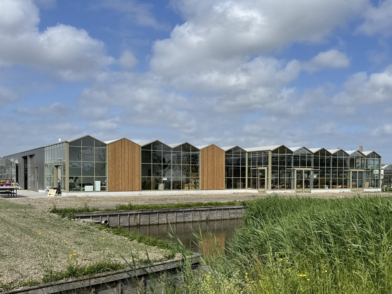 Land van Bloei aanzicht aan de voorzijde